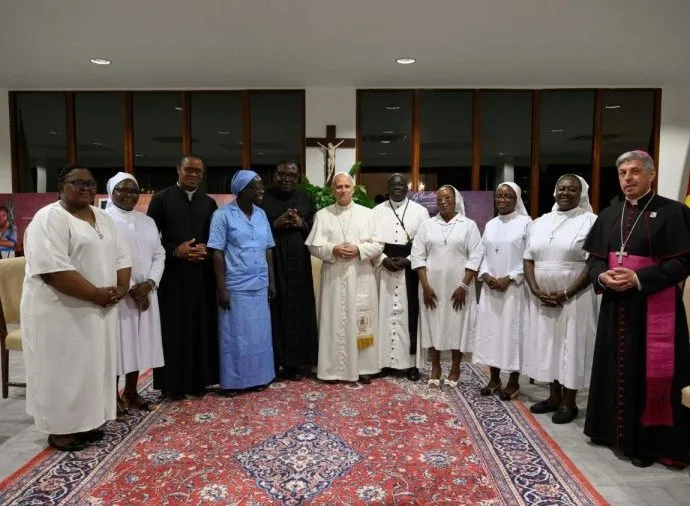 Encontro do Papa com Líderes Religiosos em Camarões Aborda Desafios do Setor