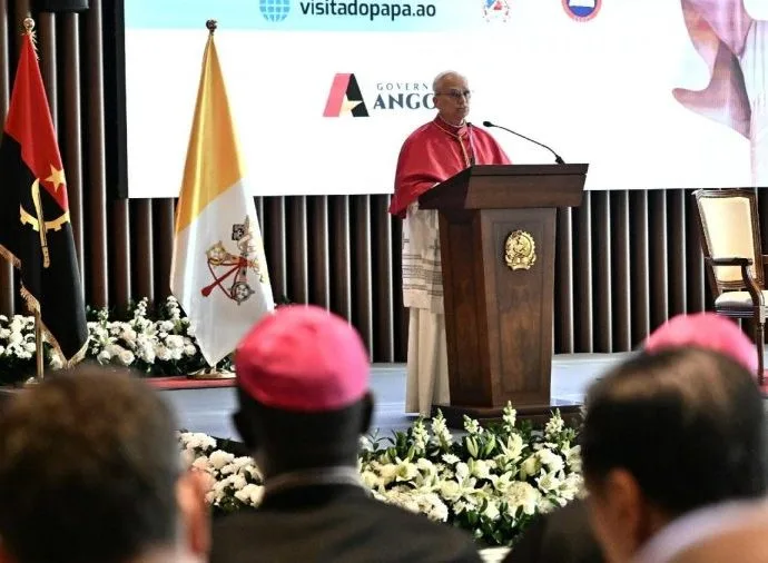 Papa destaca esperança e desenvolvimento em visita a Angola