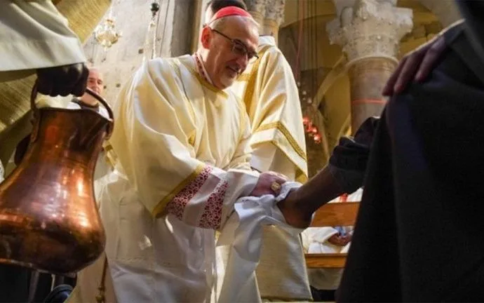 Patriarca de Jerusalém destaca a importância da paz durante missa na Basílica do Santo Sepulcro