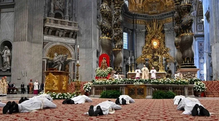 Papa destaca papel dos sacerdotes como canal para encontro com Jesus