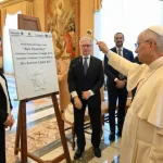 Papa Francisco destaca importância do amor em encontro com instituições