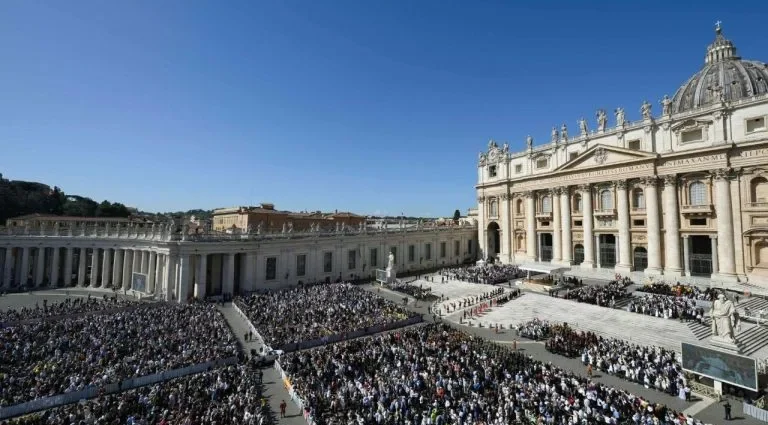 Padres e Seminaristas do Oriente Médio se Encontram com Papa em Roma em Busca de Paz