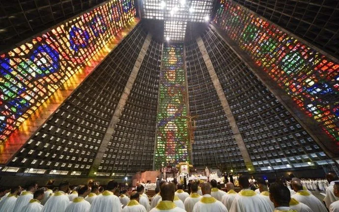 Cardeal Tempesta apresenta Carta Pastoral na Missa do Crisma