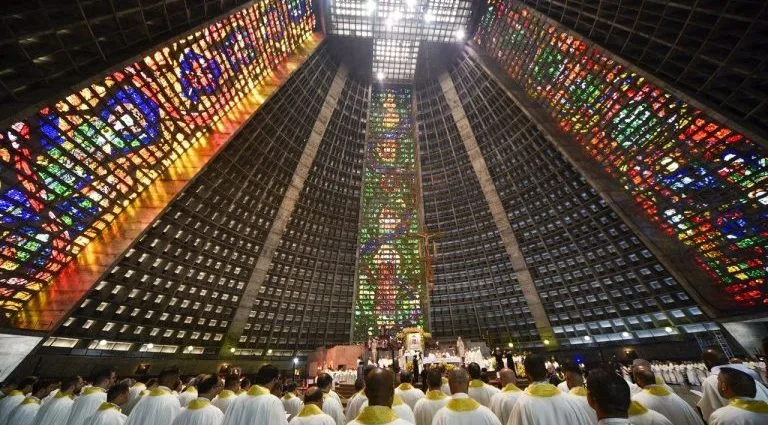 Cardeal Tempesta apresenta Carta Pastoral na Missa do Crisma
