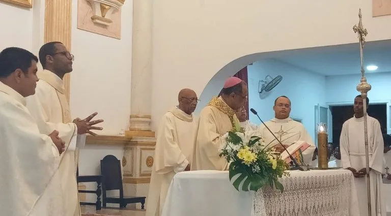 Celebração da Vigília Pascal reúne fiéis em Mindelo