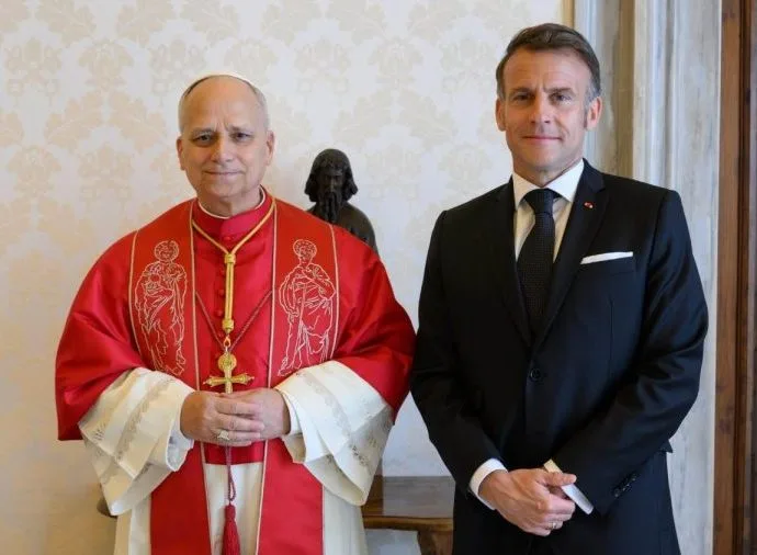 Papa Francisco se encontra com o presidente da França, Emmanuel Macron, no Vaticano