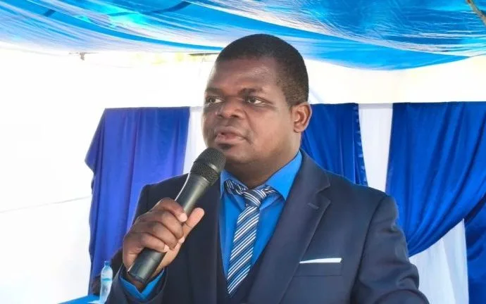 Padre Cantífula Reflete sobre Desafios do Jornalismo em Moçambique no Dia do Jornalista