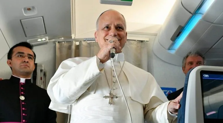 Papa Francisco defende paz e reconciliação durante viagem à África