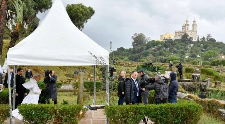 Papa visita ruínas de Hipona em viagem à Argélia