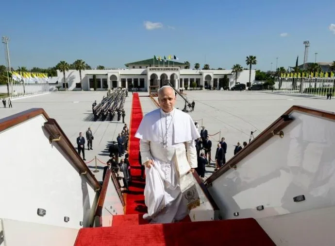Papa Francisco embarca para Camarões após visita à Argélia