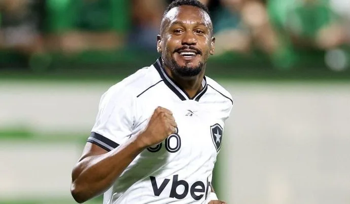 Botafogo conquista vitória expressiva sobre a Chapecoense na Arena Condá