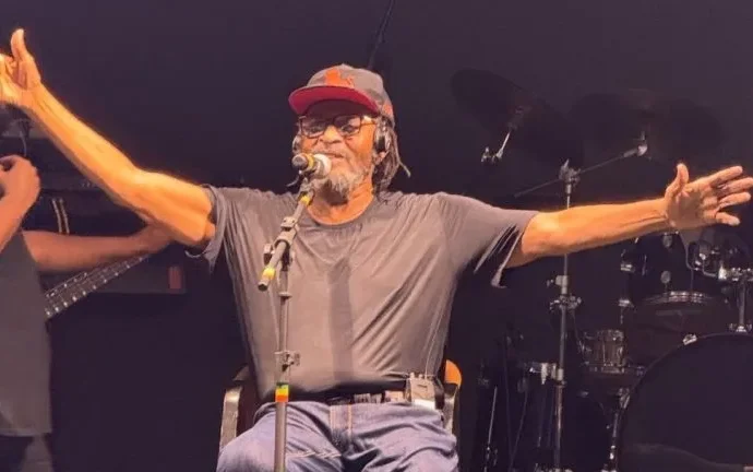 Polêmica Envolve Edson Gomes Após Comentários de Daniela Mercury sobre Violência Doméstica