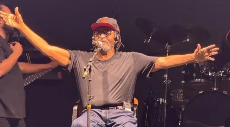 Polêmica Envolve Edson Gomes Após Comentários de Daniela Mercury sobre Violência Doméstica