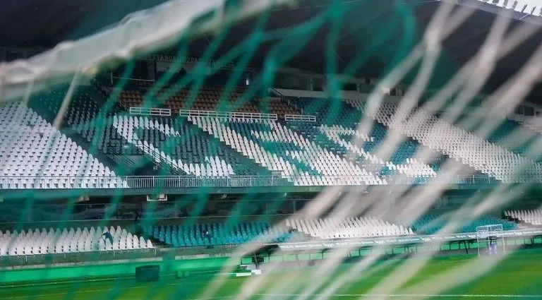 Fluminense Enfrenta Coritiba em Busca da Liderança do Brasileirão