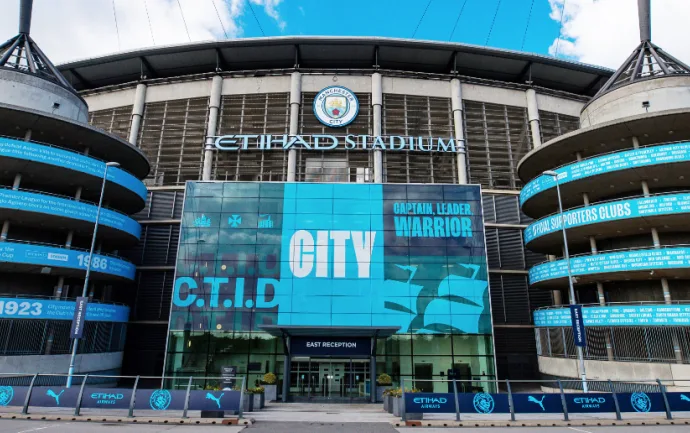 Manchester City e Arsenal se enfrentam em confronto decisivo da Premier League