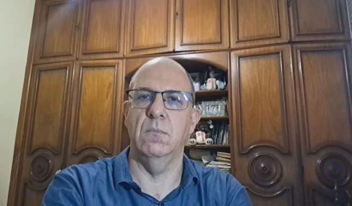 Historiador critica a ideia de aprendizado humano através da história