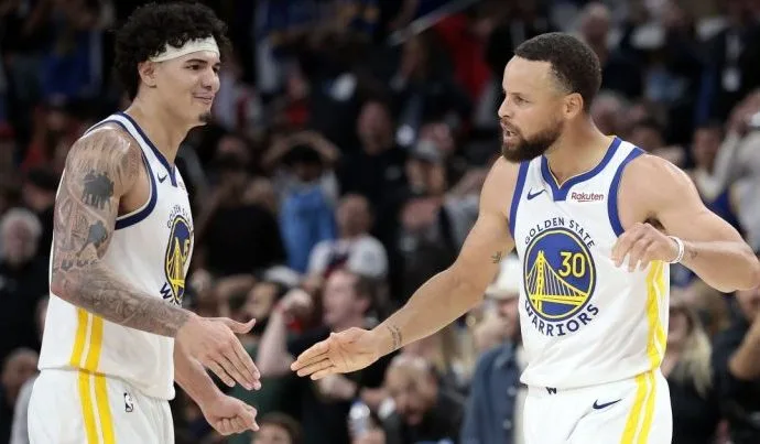 Suns e Warriors duelam em busca da classificação para os playoffs da NBA