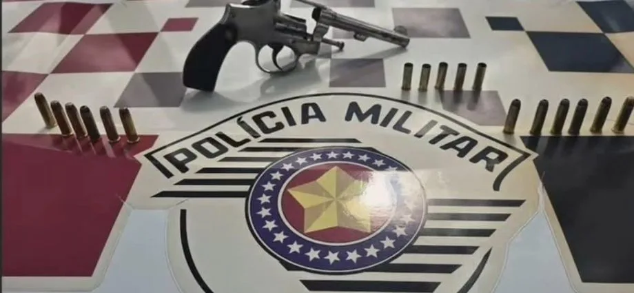 Homem é preso com revólver calibre 38 e munições em Castilho (SP)