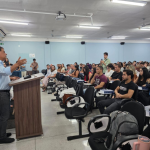 Senador Nelsinho Trad doa Vade Mecum e participa de debates em universidades de Campo Grande