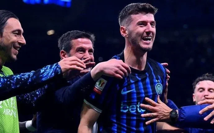 Inter de Milão realiza virada emocionante e avança para a final da Coppa Italia