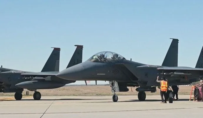 Piloto resgatado no Irã subiu montanha ferido, revela senador americano