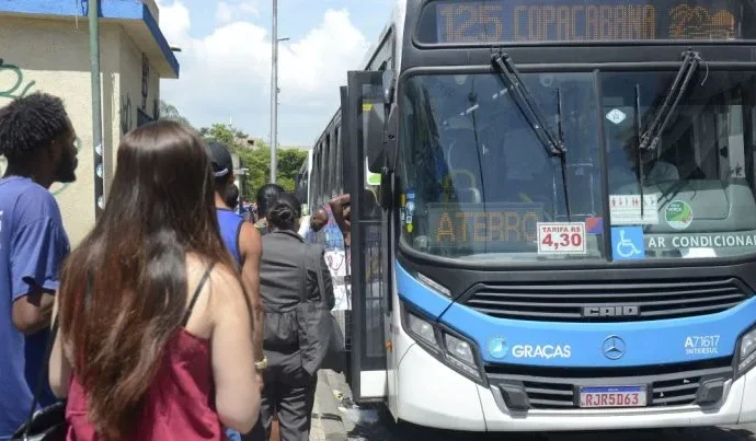 Rio de Janeiro aprova lei para combater abuso a mulheres em transportes públicos Rio de Janeiro aprova lei para combater abuso a mulheres em transportes públicos