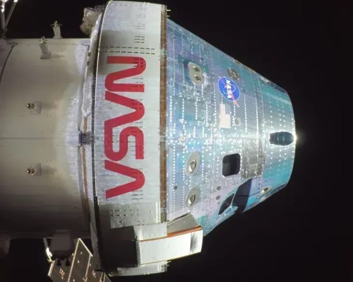 Cápsula Orion da missão Artemis II chega à influência gravitacional da Lua