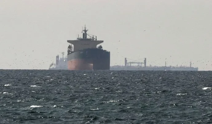 Navio japonês atravessa Estreito de Ormuz em meio a tensões regionais