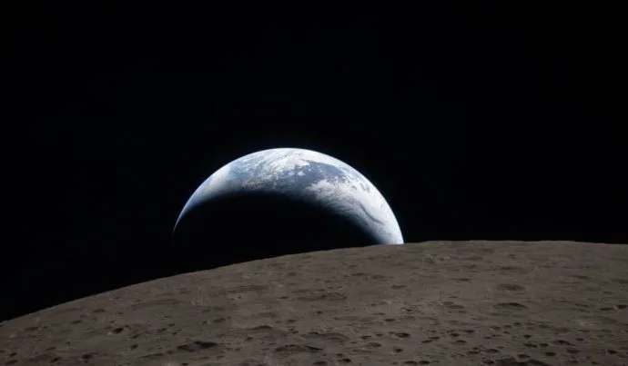 Evolução das Imagens Lunares: Comparação entre Apollo 11 e Artemis II