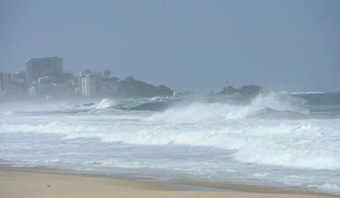 Marinha emite alerta de ressaca no Rio com ondas de até 3 metros