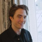 Robert Pattinson reflete sobre sua atuação em ‘Crepúsculo’ e revela carinho pelo filme