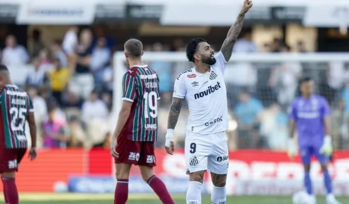 Polêmica marca primeiro gol em Santos x Fluminense: Neymar é alvo de críticas
