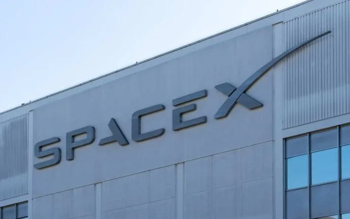 SpaceX Avança na Construção de Fábrica de Chips no Texas