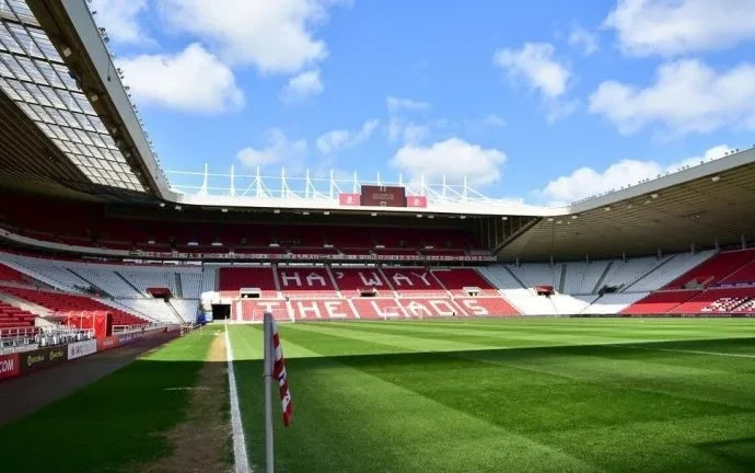Sunderland e Nottingham Forest se enfrentam pela Premier League nesta sexta-feira