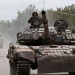 Rússia Declara Vitória em Luhansk, Mas Análises Sinalizam Realidade Divergente