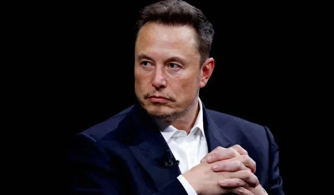 Elon Musk mantém controle absoluto na SpaceX, revela documento de IPO