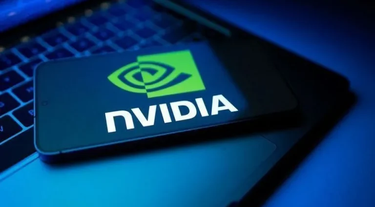 Nvidia alcança valor de mercado de US$ 5 trilhões com forte valorização de suas ações