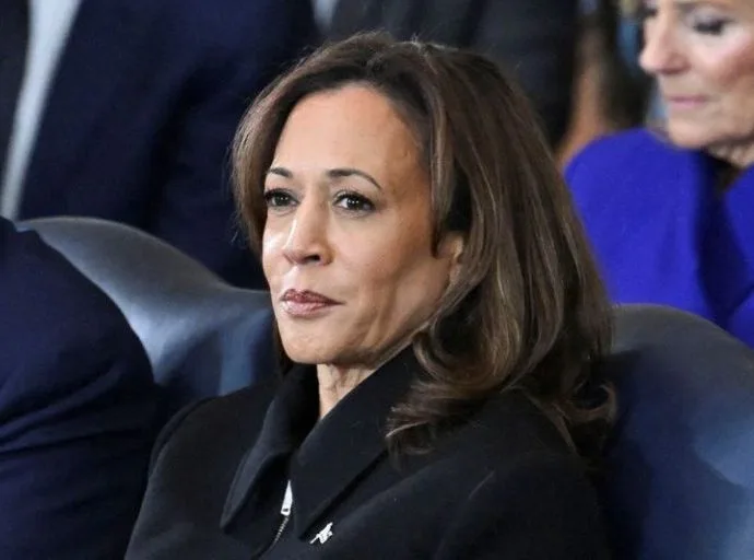 Kamala Harris considera candidatura à presidência em 2028