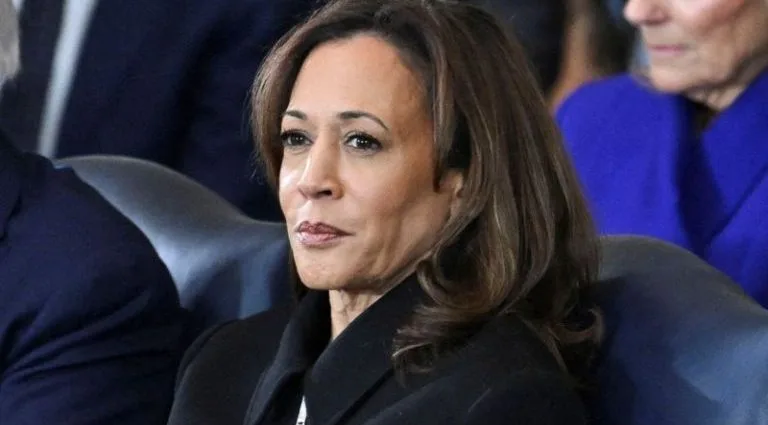 Kamala Harris considera candidatura à presidência em 2028