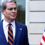 Crescimento Econômico dos EUA Deve Ser Mais Lento Neste Trimestre, Afirma Secretário do Tesouro