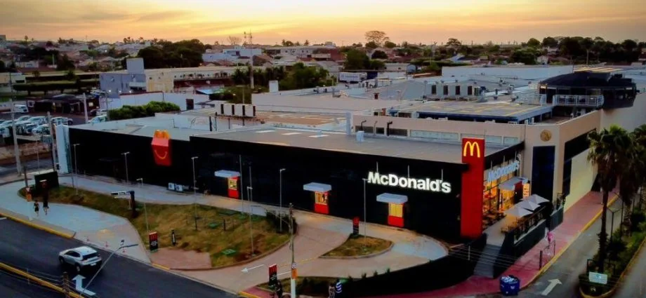 McDonald's abre 8 vagas de emprego para atendente em Andradina; saiba como se candidatar