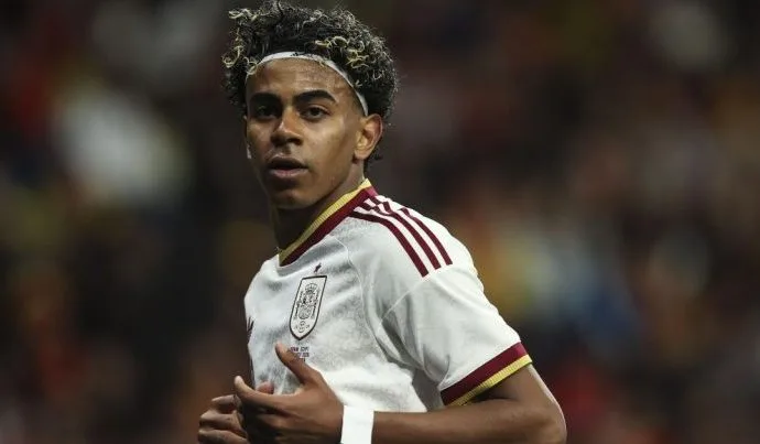 Lamine Yamal brilha em sua primeira Copa do Mundo e é destaque da seleção espanhola