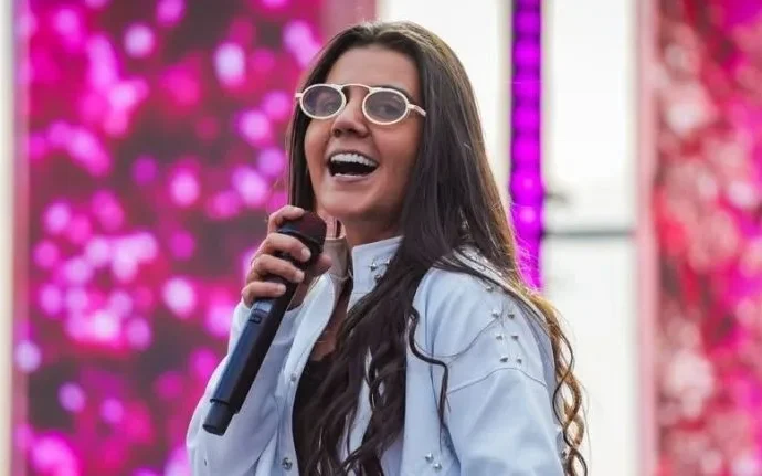 Yasmin Santos destaca a representatividade LGBTQIAPN+ no sertanejo