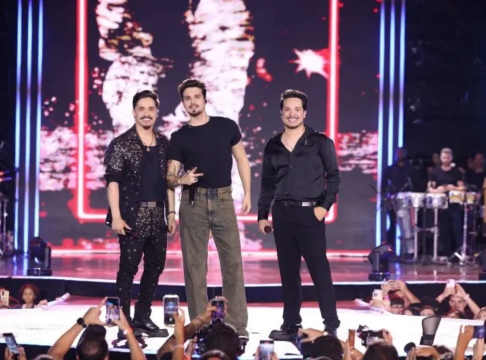 MENTE SÃ: KAIQUE & FELIPE LANÇAM FAIXA COM LUAN SANTANA MENTE SÃ: KAIQUE & FELIPE LANÇAM FAIXA COM LUAN SANTANA