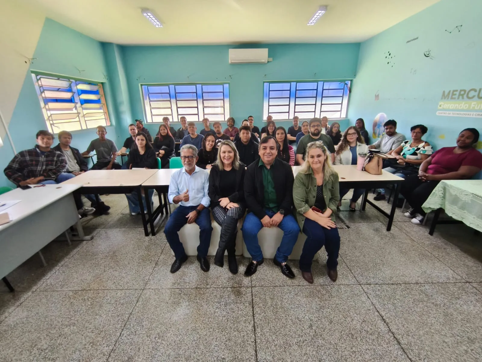 Prefeito de Castilho dá boas-vindas a novos servidores municipais