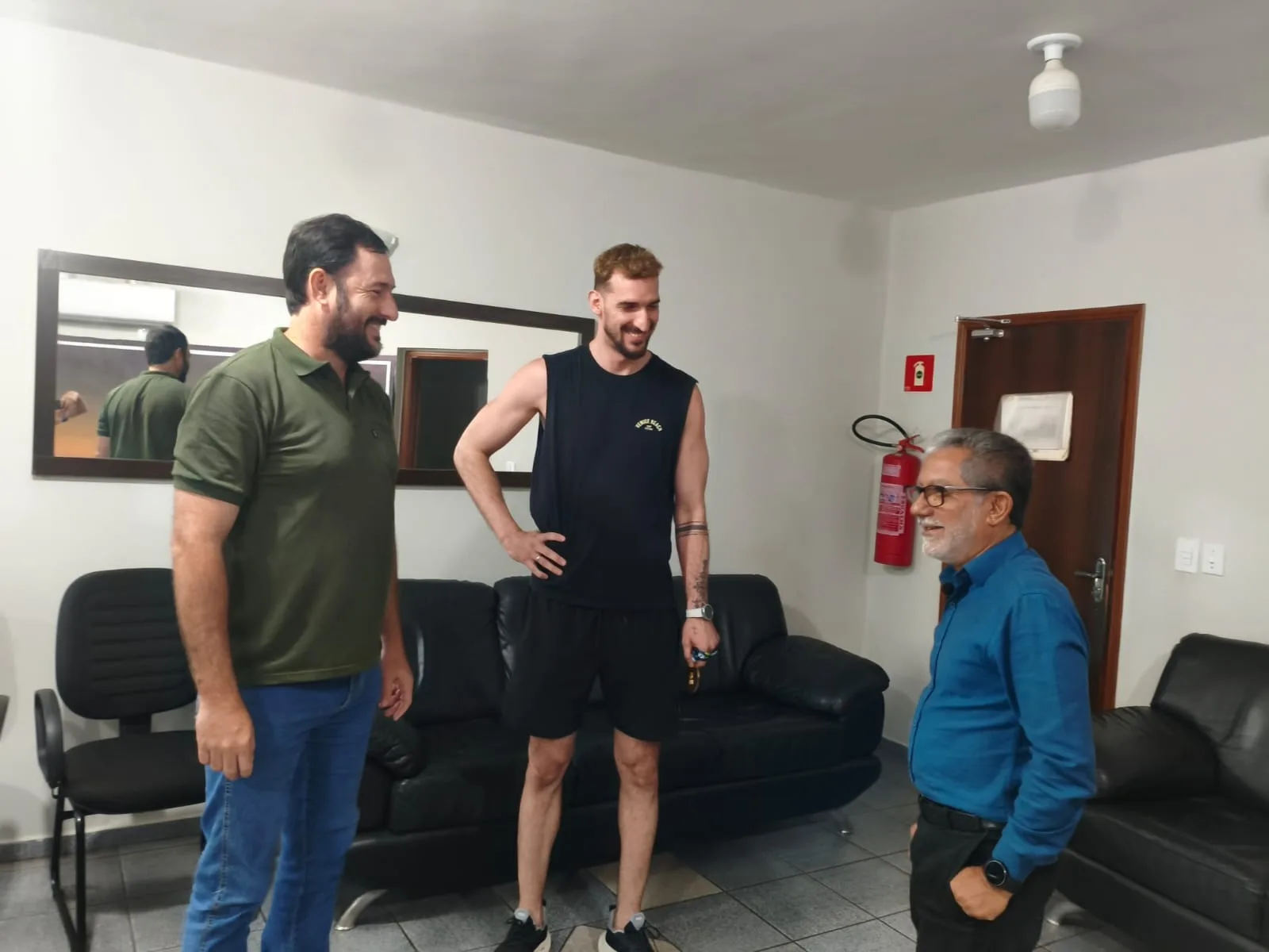 Prefeito de Castilho Recebe Campeão da Superliga B de Vôlei em Cerimônia Comemorativa