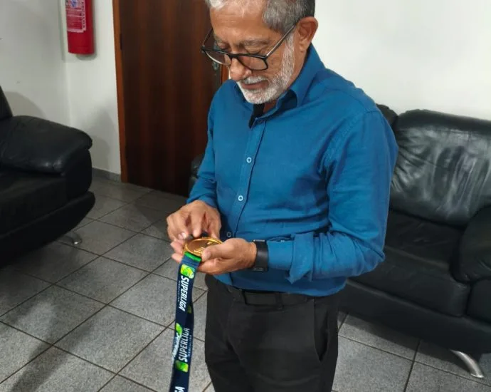 Prefeito de Castilho Recebe Campeão da Superliga B de Vôlei em Cerimônia Comemorativa Prefeito de Castilho Recebe Campeão da Superliga B de Vôlei em Cerimônia Comemorativa