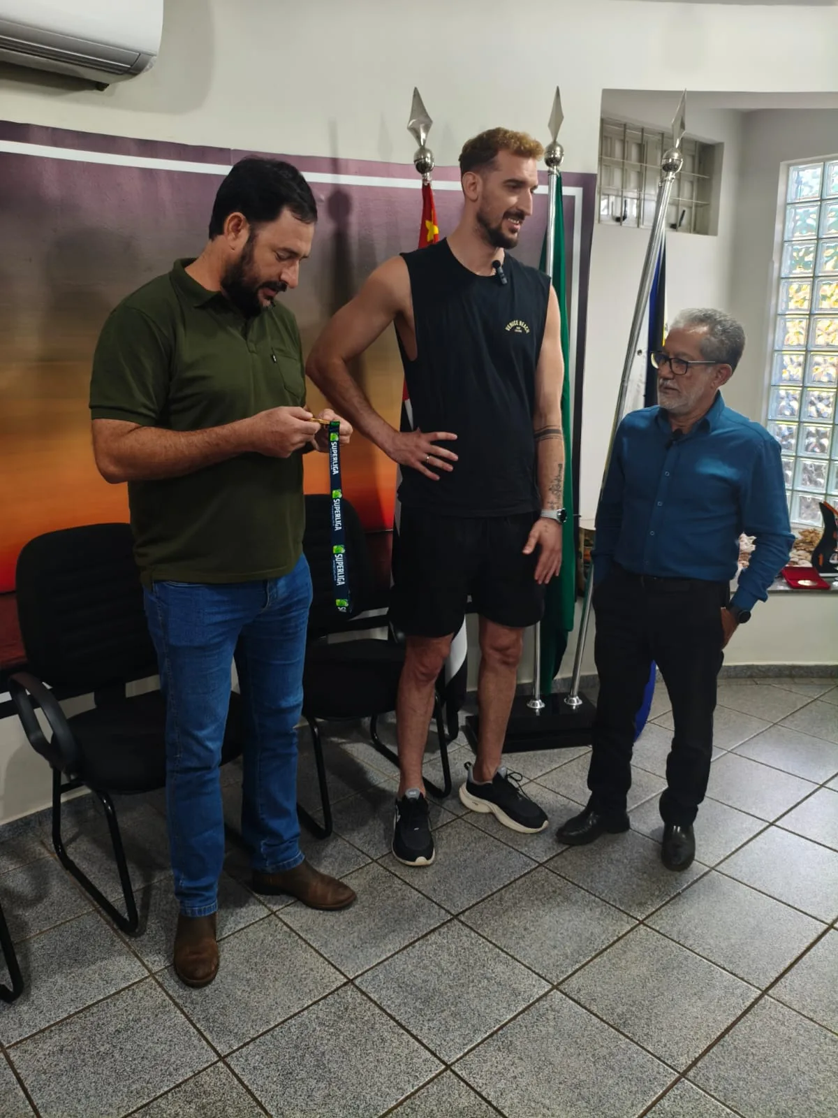 Prefeito de Castilho Recebe Campeão da Superliga B de Vôlei em Cerimônia Comemorativa