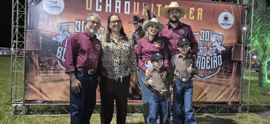 Prefeito, vice e familia na festa do peão em Castilho 2026