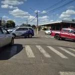 Acidente em frente à rodoviária de Castilho causa interdição de rua
